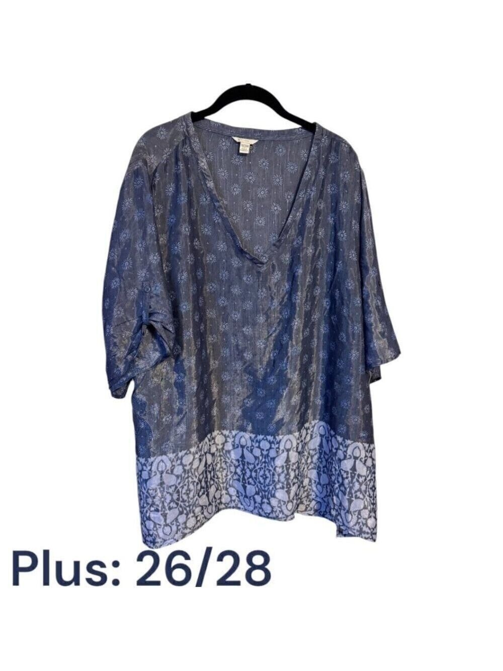 CATO BLUE V-NECK TOP  PLUS SIZE: 26/28 EUC